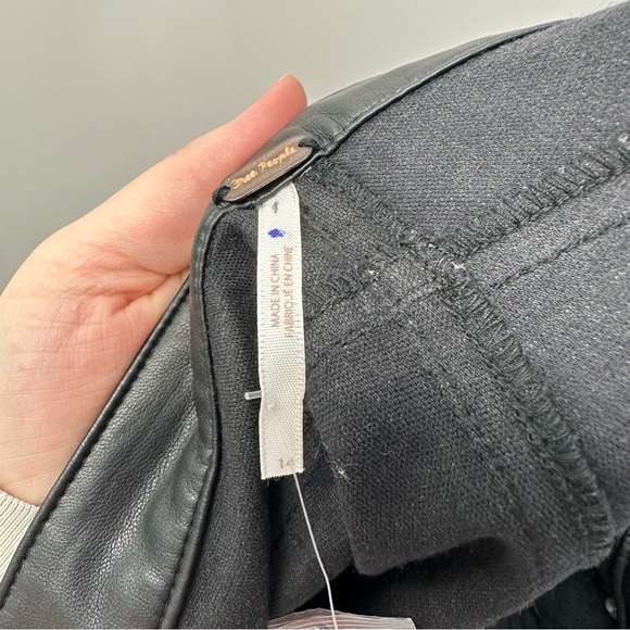 Free People Black Vegan Leather High-Rise Biker Pants Size 14 NEW - Picture 8 of 12